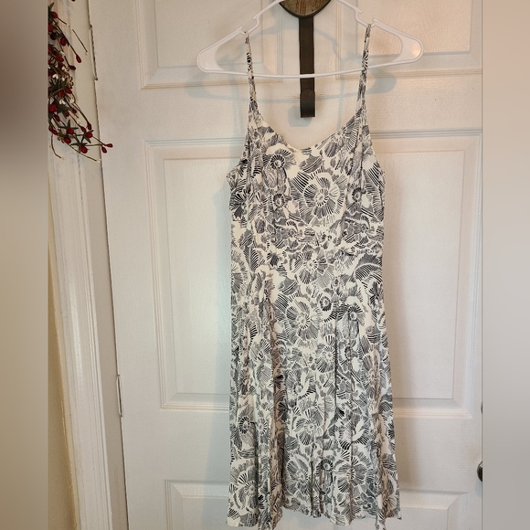 Woman's Spaghetti Strap Sun Dress, Size: Medium Color: Black & White - Picture 3 of 12